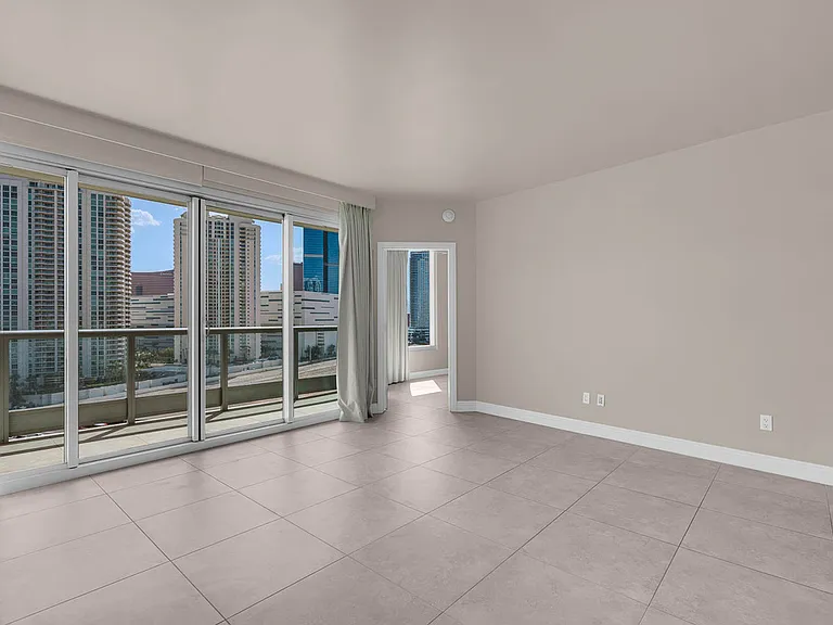 222 Karen Ave #15 — Photo 15