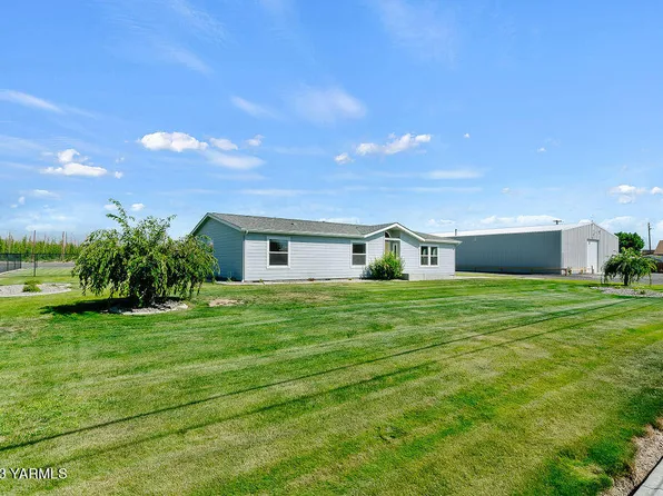 1305 Faucher Rd, Moxee, WA 98936