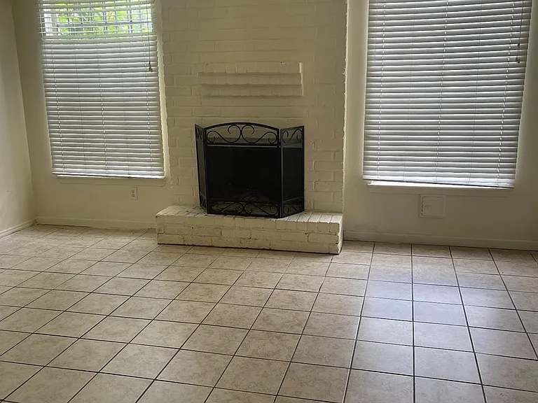 708 Carol Lynn Dr — Photo 6