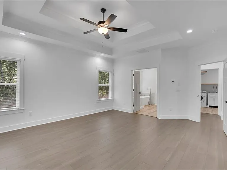 6181 Shoreland Cir — Photo 33