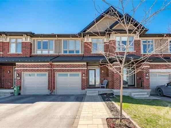754 Putney Cres, Ottawa, ON K2S 2P1