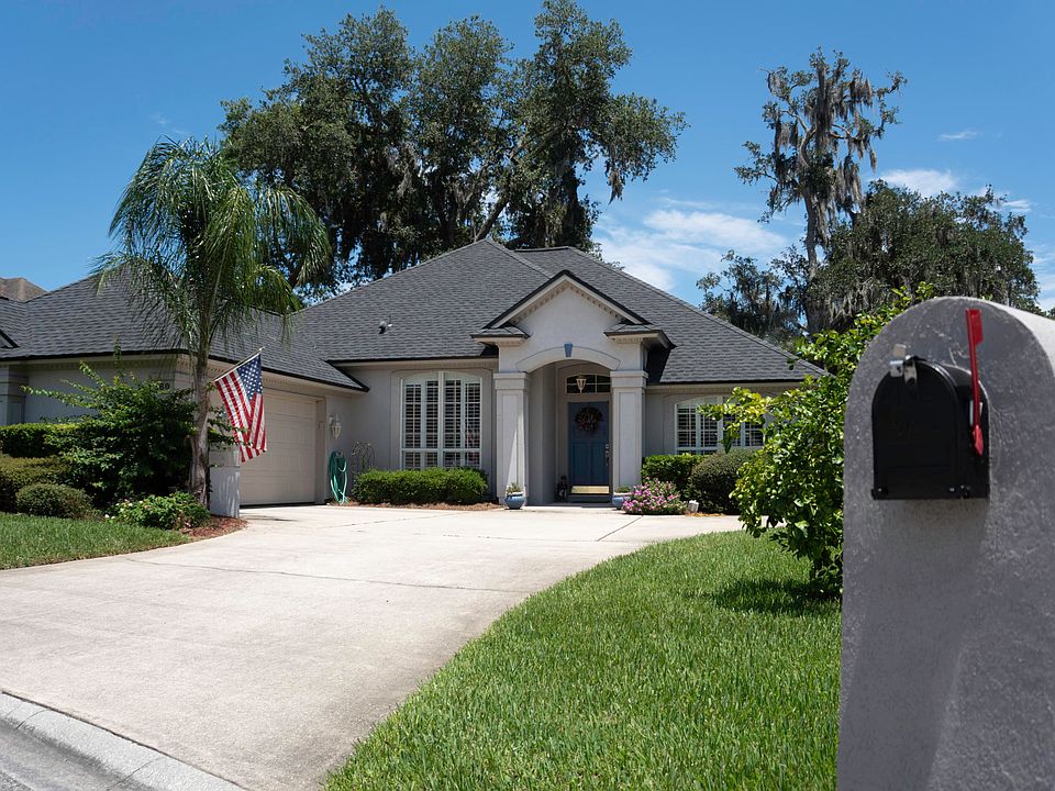 1st image of 160 Bouganvilla Dr
