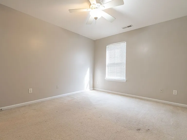 4022 Holston Ct — Photo 36