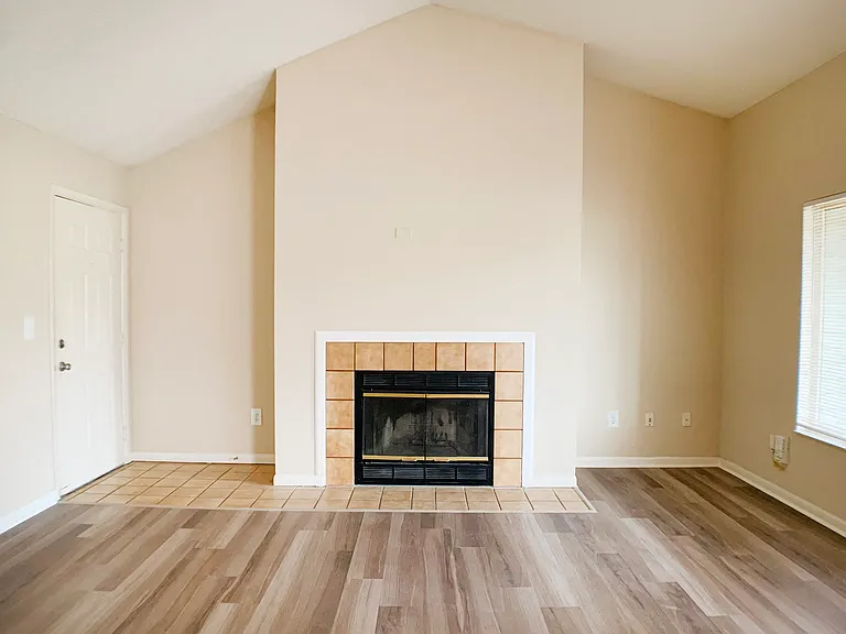 The Vinings Apartments — Photo 20