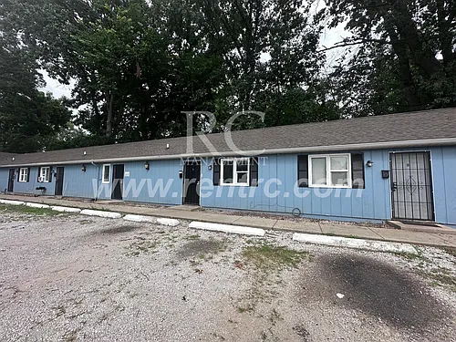 1227-4 Clarence St Photo 1