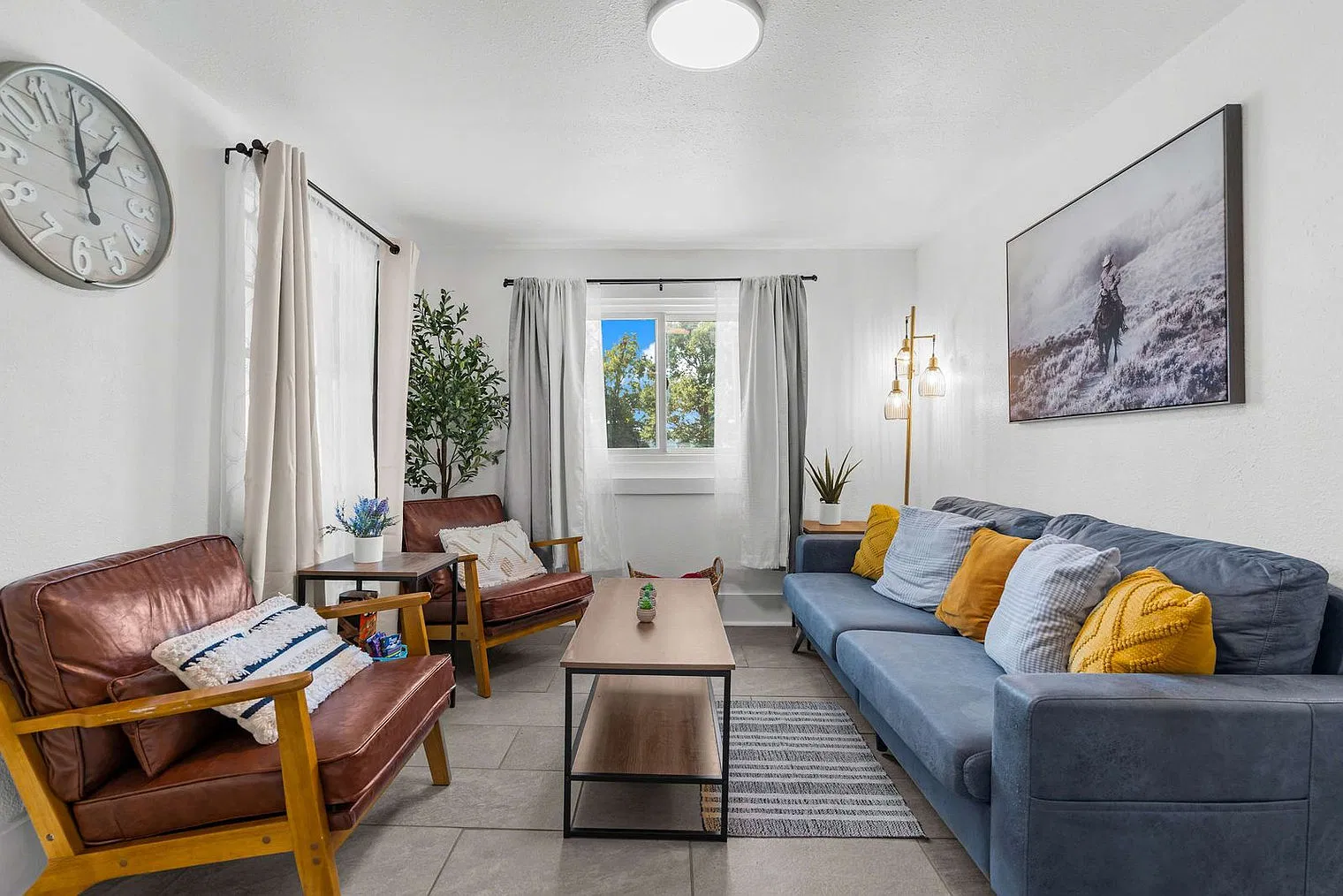 3 bed, 1.0 bath, 1044 sqft, $2,493 — Photo 1