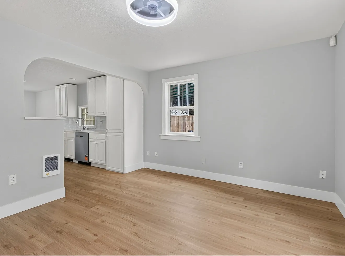 2 bed, 792 sqft, $2,200 — Photo 3