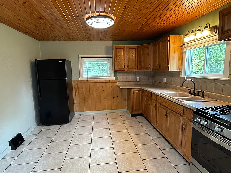 315 Shaffer Ave — Photo 4