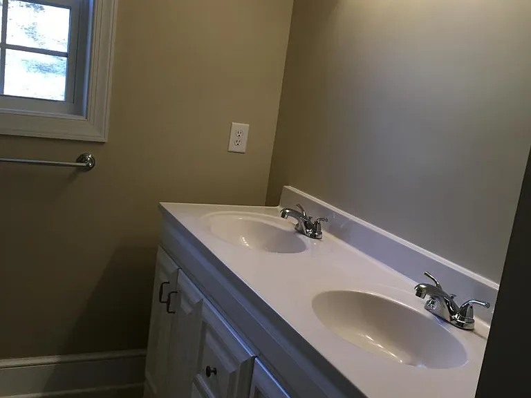 122 Harrington Ave — Photo 7