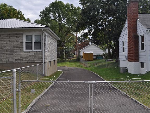 3rd image of 217 Beechwood Ave