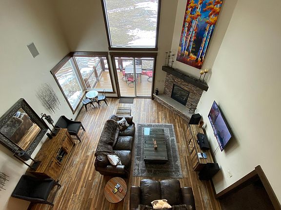 Bird's Eye View - Living Room