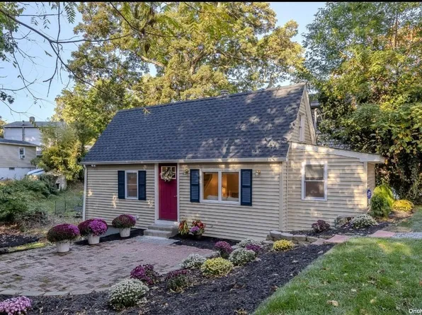 22 Harbor Road, Sound Beach, NY 11789