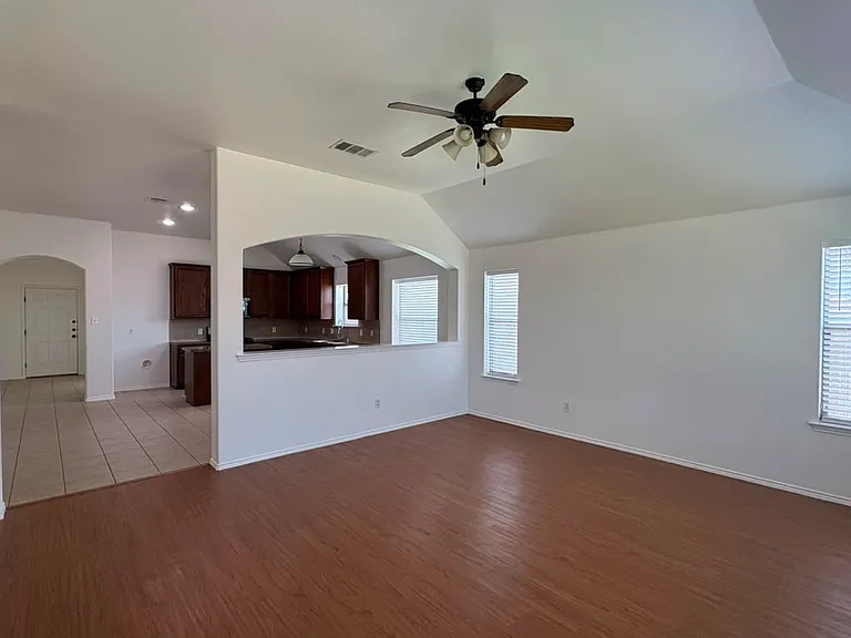 2533 Slalom Dr — Photo 6