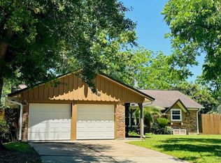 7230 Roos Rd, Houston, TX 77074