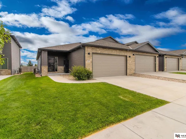 3815 Chileno Dr, Lincoln, NE 68516