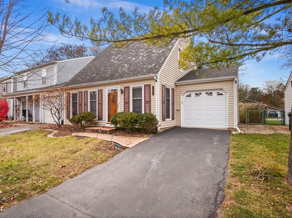 3S260 Birchwood Dr, Warrenville, IL 60555