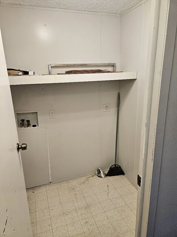 4 bed, 1400 sqft, $1,550 — Photo 1