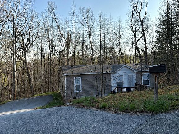 3rd image of 672 King Richard Ct
