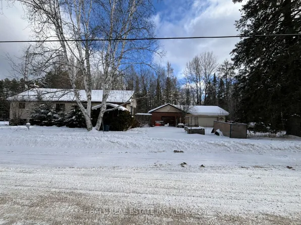 54 Burlanyett Rd, Hastings Highlands, ON K0L 2R0
