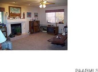 Family Room w/gas Fireplace