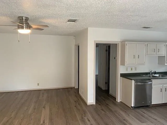 3927 Dexter Ave — Photo 2