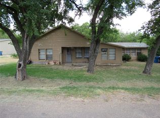 424 W 3rd St, Blooming Grove, TX 76626