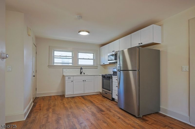 1st image of 15 Hilltop Pl Floor 2