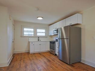 15 Hilltop Pl FLOOR 2, Montclair, NJ 07042
