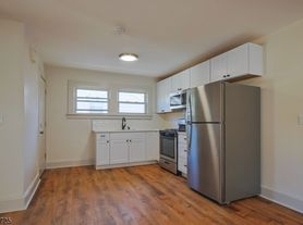 15 Hilltop Pl, Montclair, NJ