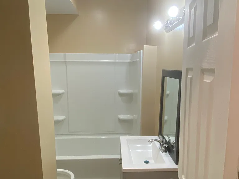 143 Chestnut Ave — Photo 2