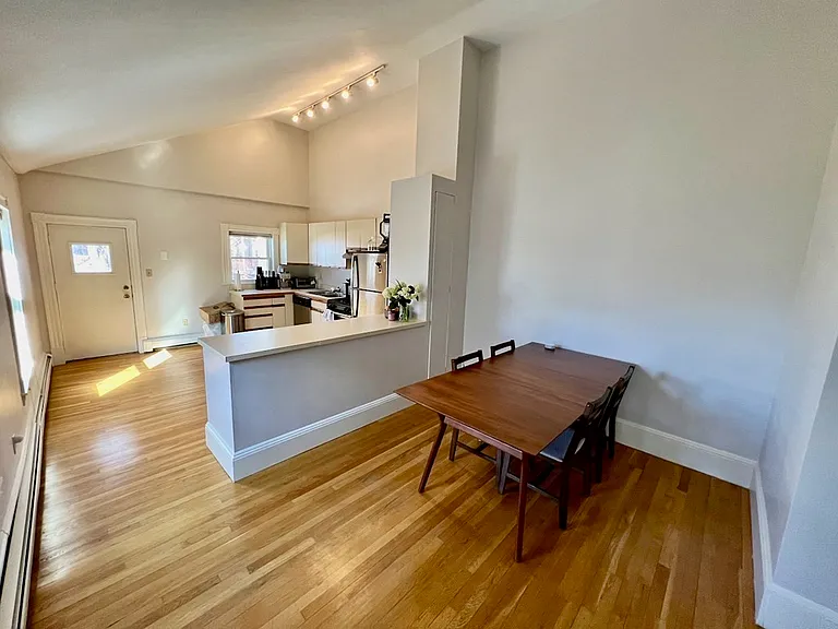 66 Telegraph St #3 — Photo 4
