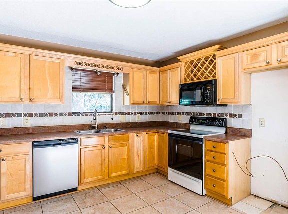 5th image of 2616 Tinosa Cir
