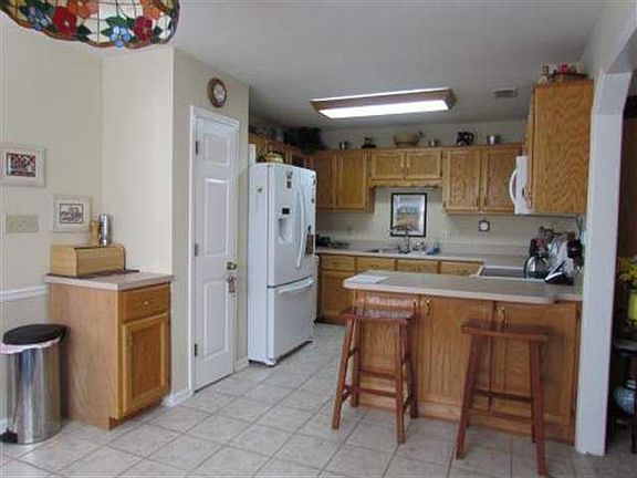 4th image of 36 Jasmine Dr