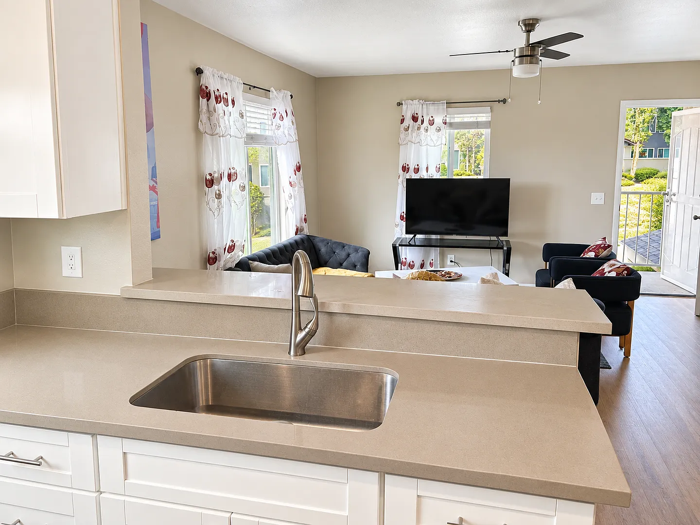 3746 Swift Ave — Photo 1