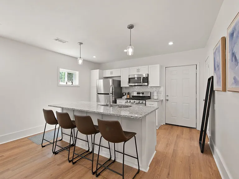 636 Francis Pl NW #B — Photo 15