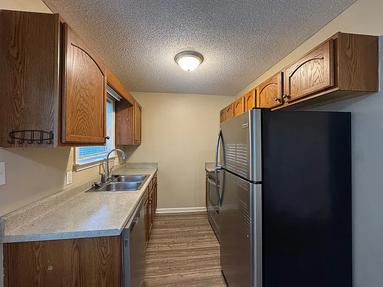 223 Faulkner Ct — Photo 8