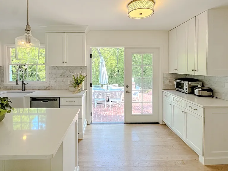 1180 Angelo Ct NE — Photo 10