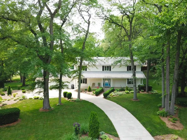 106 Arrowhead Trl, Morris, IL 60450