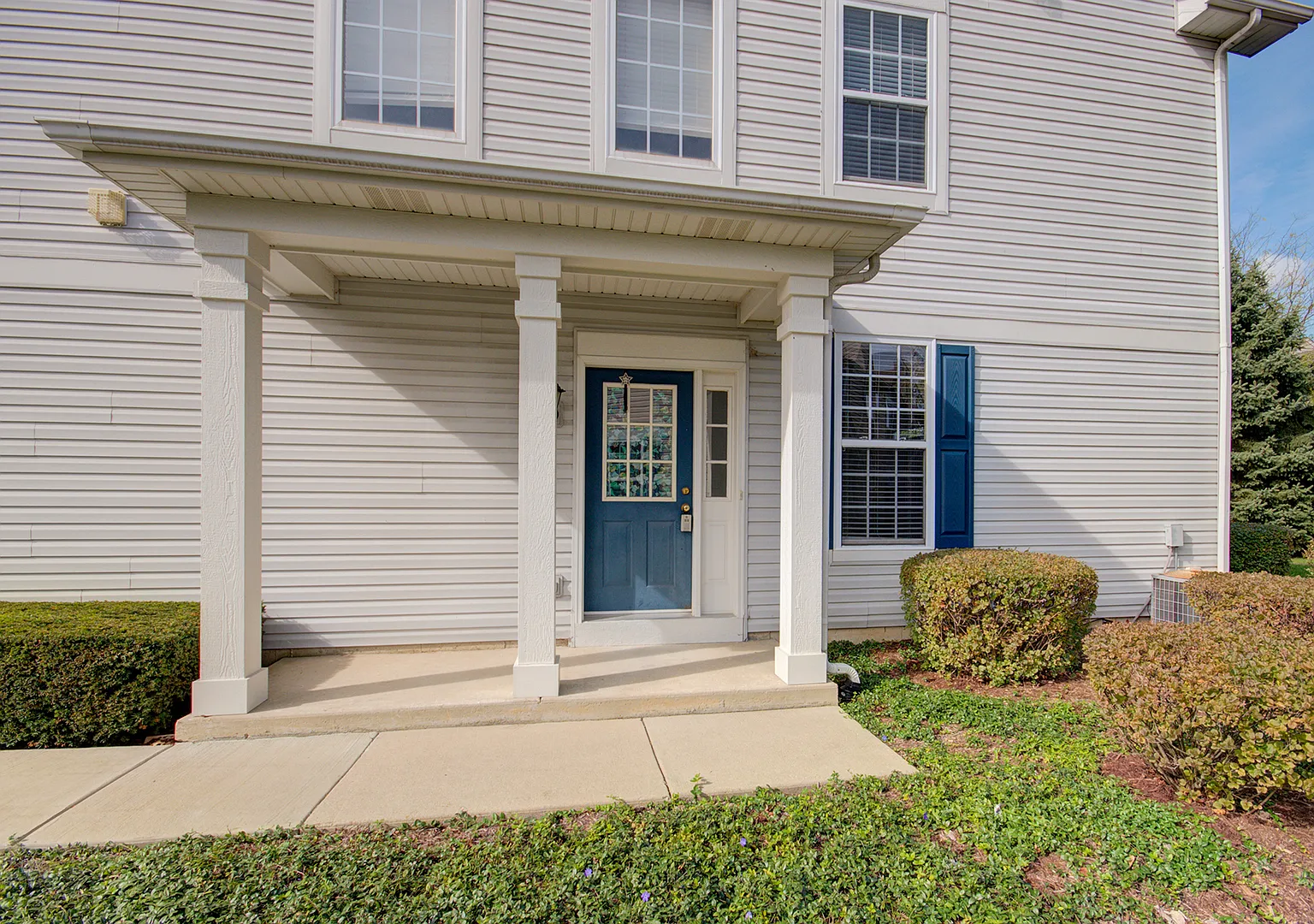 2 bed, 2.5 bath, 1625 sqft, $2,200 — Photo 3