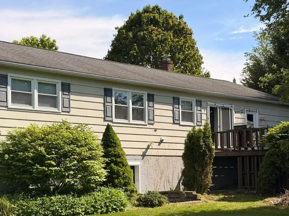 1 Maple Lane, Cherry Valley, NY 13320