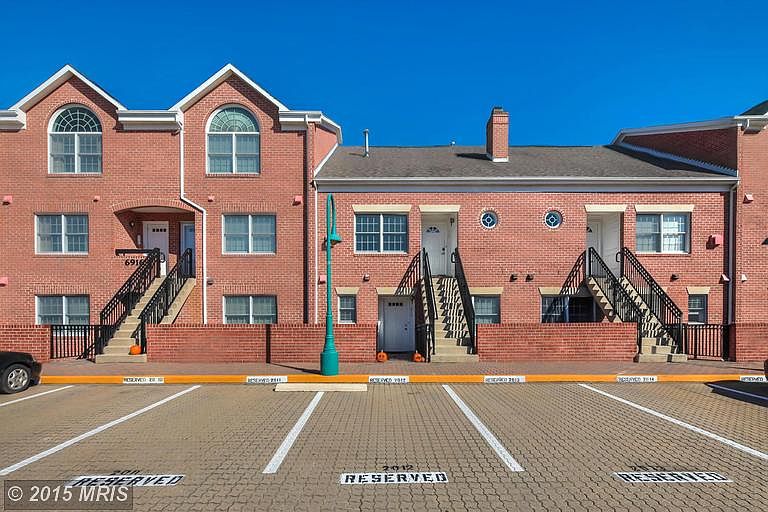 1st image of 6916 Fairfax Dr Unit 208