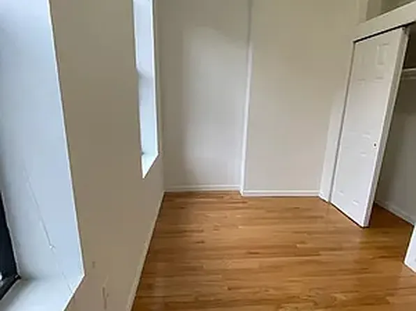 221 East 32nd Street image 3 of 6