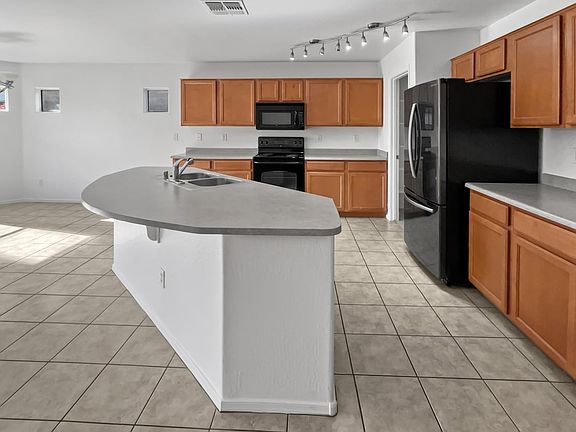 3rd image of 4428 W Pleasant Ln