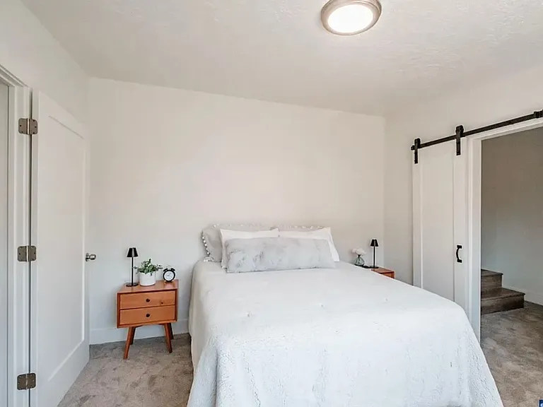 690 W Morton St — Photo 15