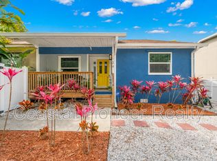 124 Anclote Rd, Tarpon Springs, FL 34689