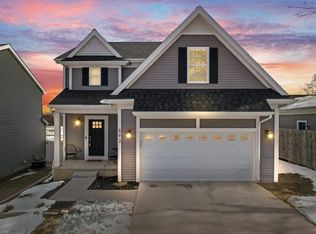 593 S Winding Dr, Waterford, MI