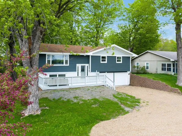 8112 N Shore Trl N, Forest Lake, MN 55025