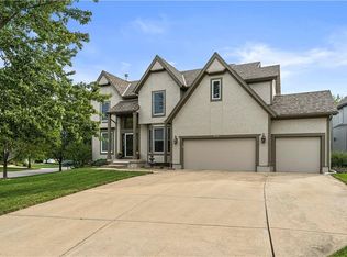 19621 W 98th Ter, Lenexa, KS 66220