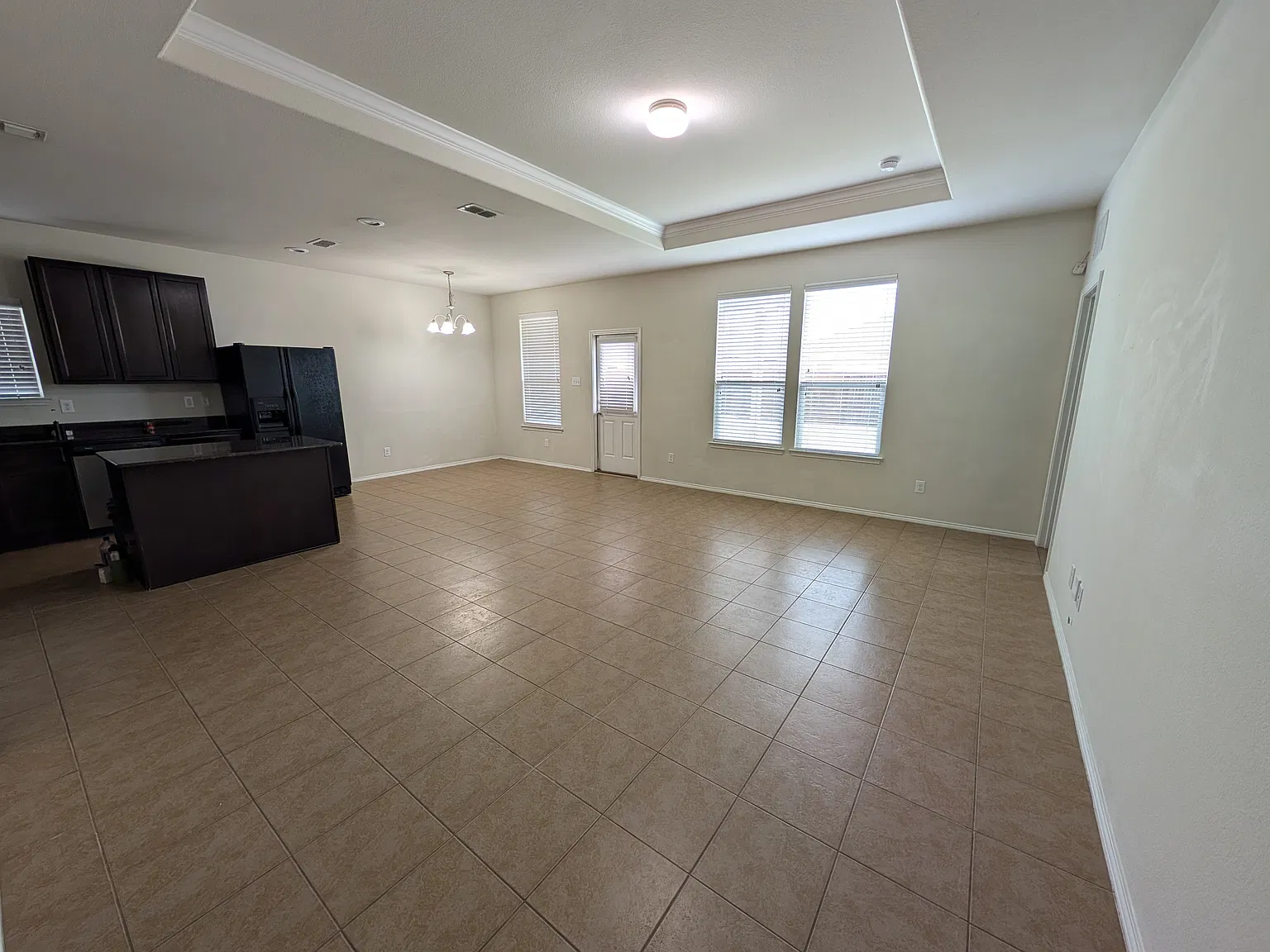 3 bed, 1500 sqft, $1,950 — Photo 3