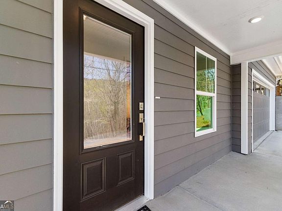 4th image of 305 Ridgewood Dr